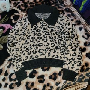 Collared leopard print sweater